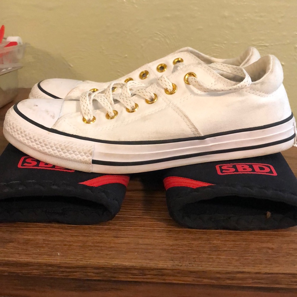 Women’s converse with glitter tongue